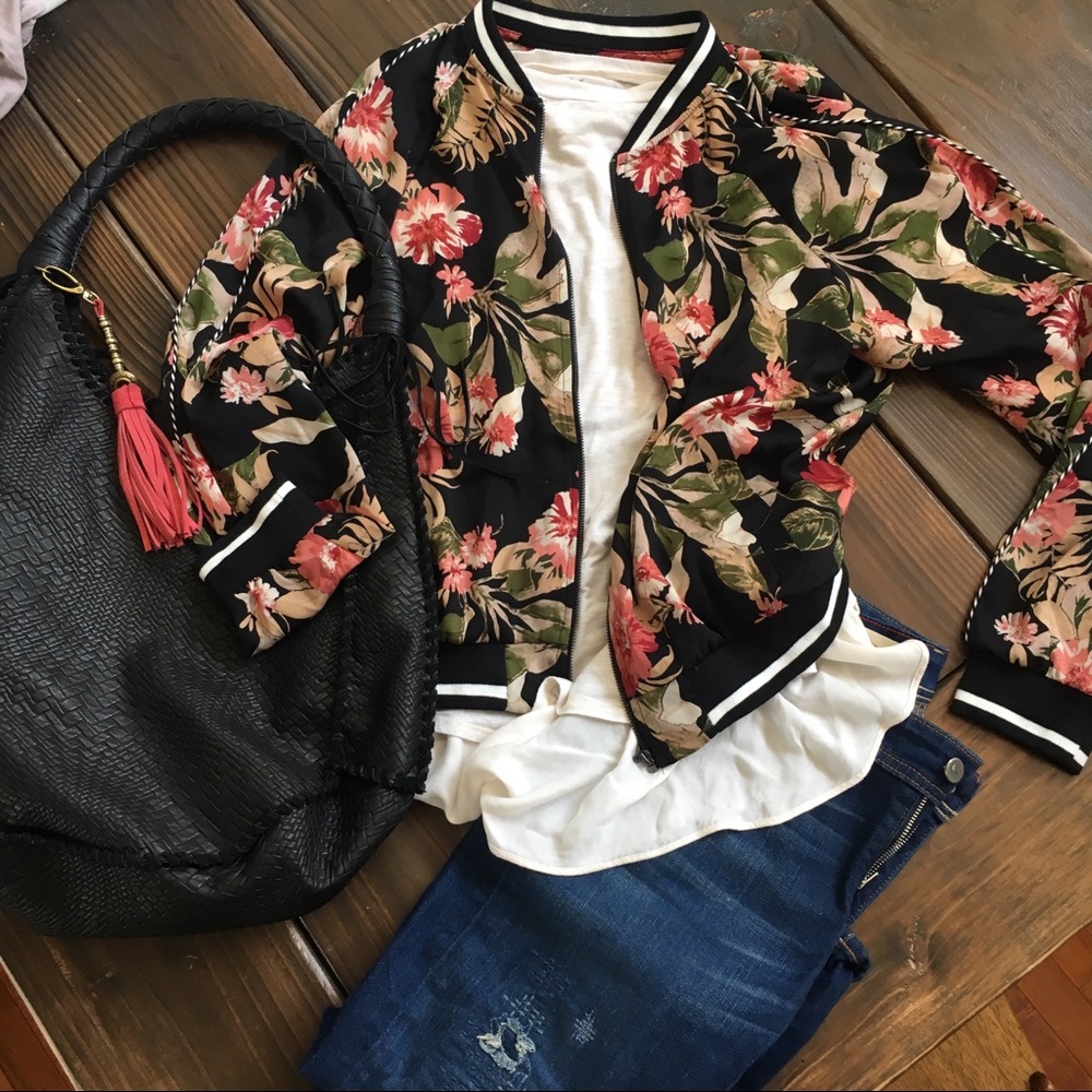 Xhiliration Hawaiian print zip-up jacket size M